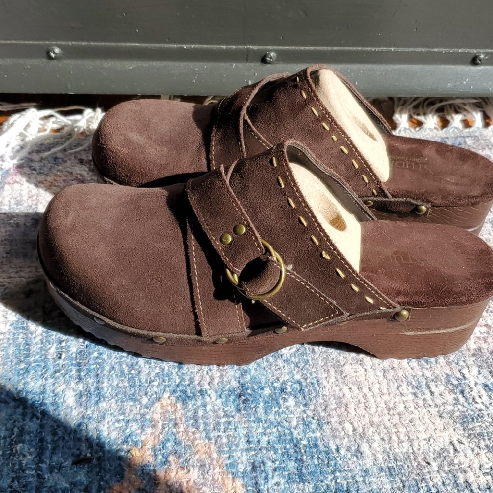 Bay Studio Clogs - Picture 3 of 6